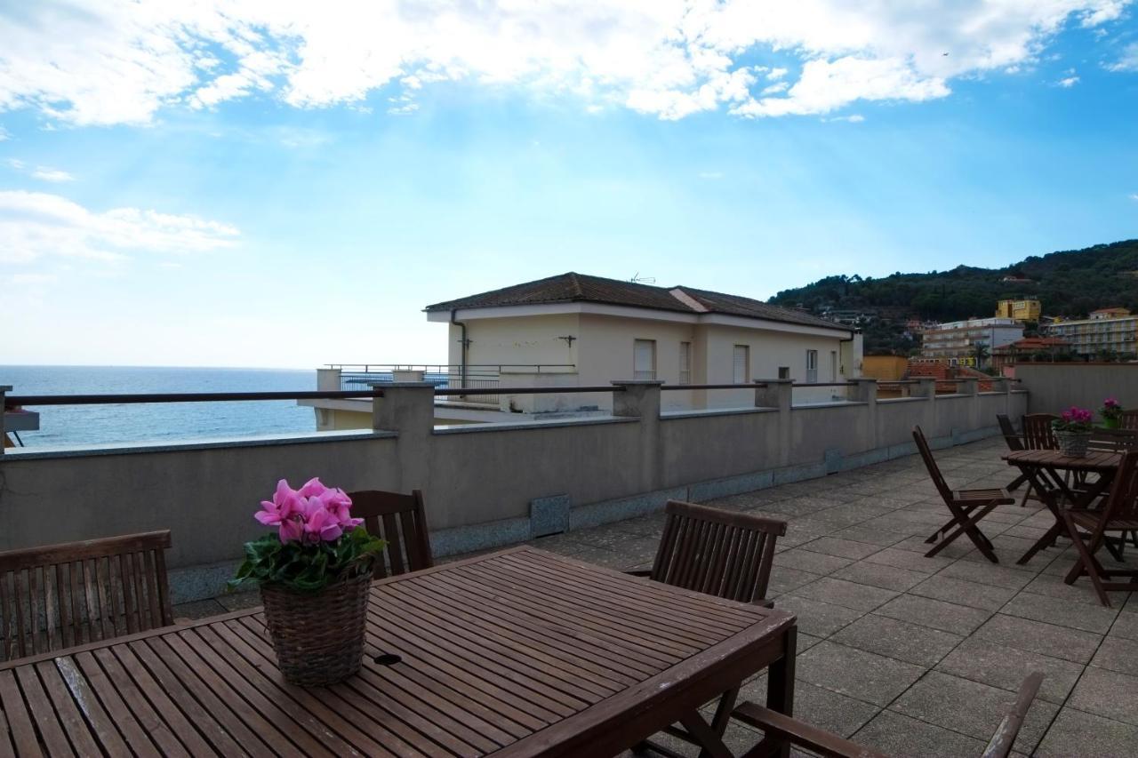 Villa Gioiosa Diano Marina Ngoại thất bức ảnh
